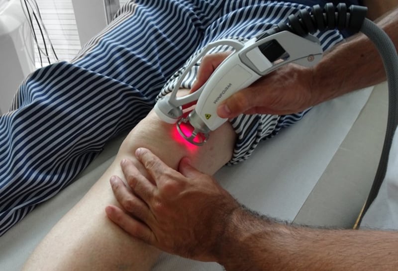 laserterapia su ginocchio con artrosi