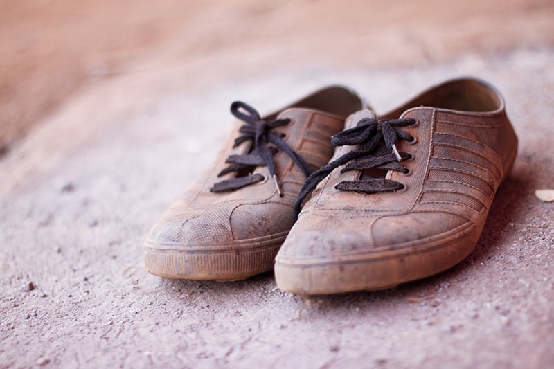 scarpe vecchie che possono fare male ai piedi