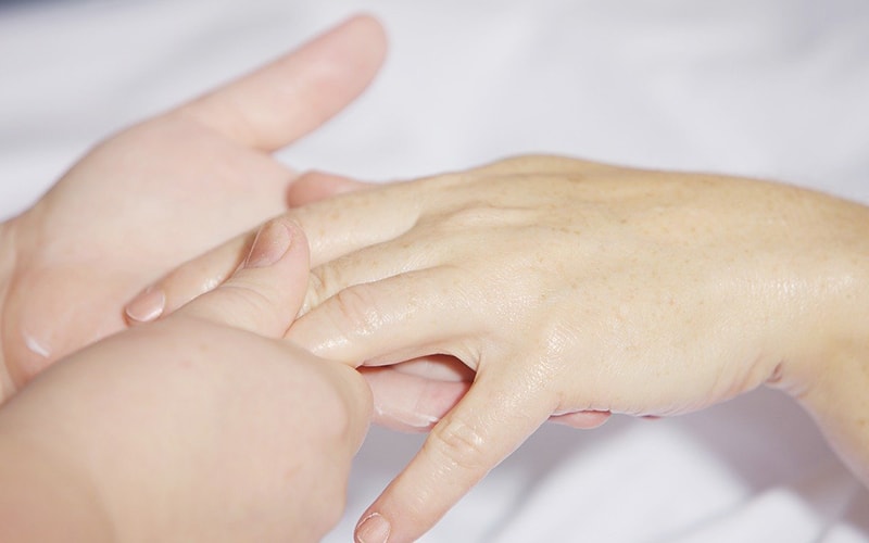 trattamento alla mano